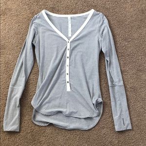 Long sleeved lululemon top